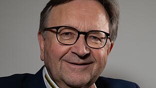 Stadtrat Rudolf Schnur war von 2014 bis 2023 Fraktionsvorsitzender der CSU in Landshut. Stadtrat Rudolf Schnur war von 2014 bis 2023 Fraktionsvorsitzender der CSU in Landshut.