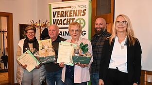 Wurden für 50 Jahre unfallfreies Fahren ausgezeichnet: Hannelore Langwieser, Georg Hagl, Anita Michl, mit Geschäftsführer Patrick Gernetzky und zweiter Vorsitzender Monika Kaltner (v.l.). Wurden für 50 Jahre unfallfreies Fahren ausgezeichnet: Hannelore Langwieser, Georg Hagl, Anita Michl, mit Geschäftsführer Patrick Gernetzky und zweiter Vorsitzender Monika Kaltner (v.l.).
