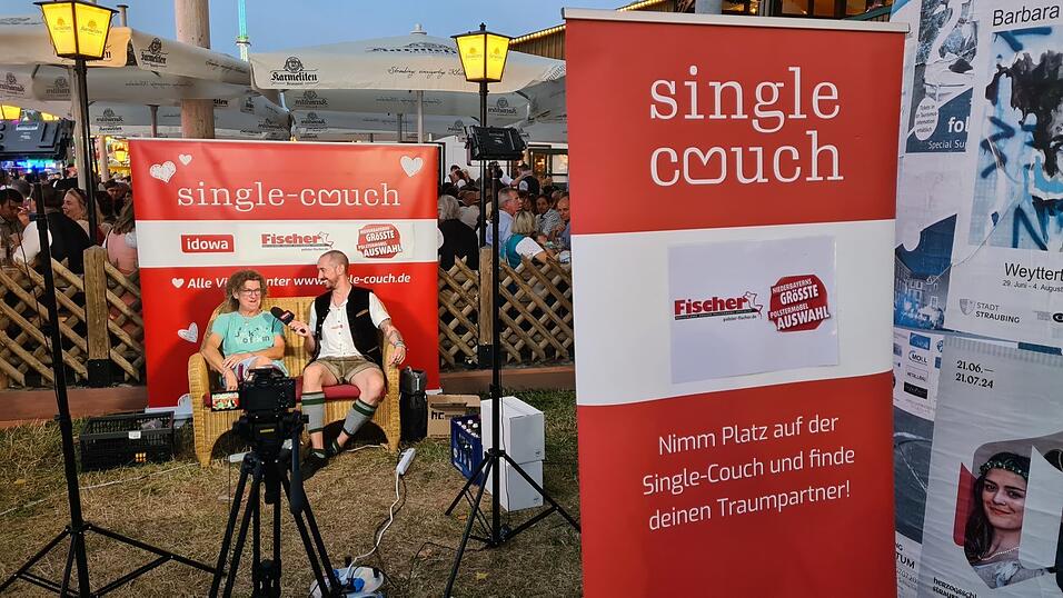 Langweilig wird es bei uns auf der Couch nie – dafür sorgen die sympathischen Gäste und die Moderatoren, die natürlich auch ihren Spaß haben.