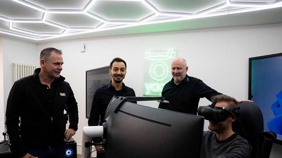 Braml (links) am Simulator