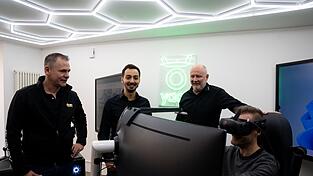 Braml (links) am Simulator Braml (links) am Simulator