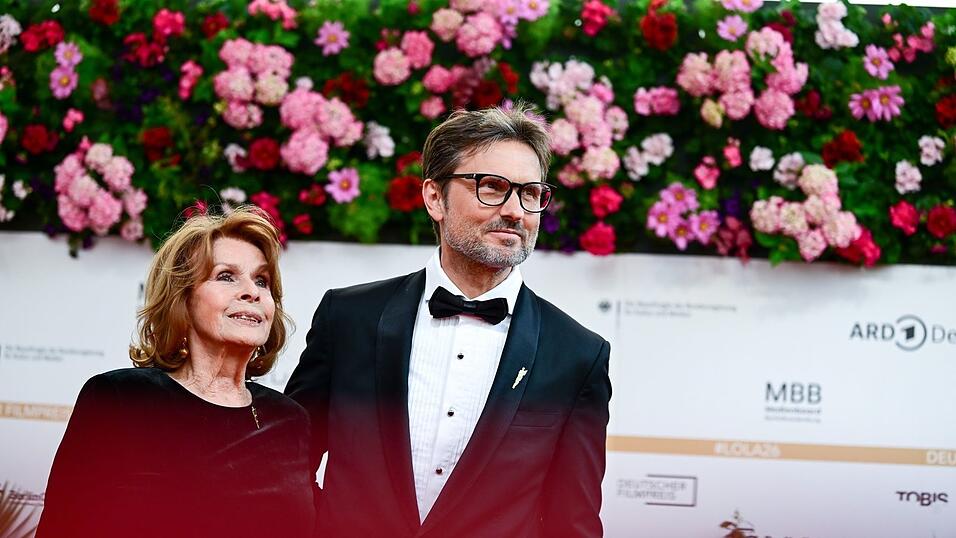 Ein besonderes Duo: Senta Berger mit ihrem Sohn Simon Verhoeven. Ein besonderes Duo: Senta Berger mit ihrem Sohn Simon Verhoeven.