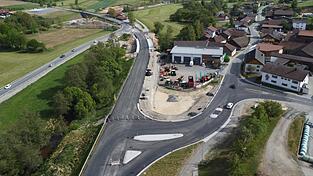 Die Asphaltierung der Oberndorfer Kreuzung und der neuen Br&uuml;cke ist abgeschlossen.