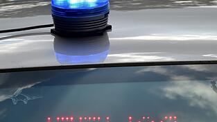 Mit Schleierfahndern im Nacken druch die Rettungsgasse: 55-Jährige muss Führerschein abgeben
