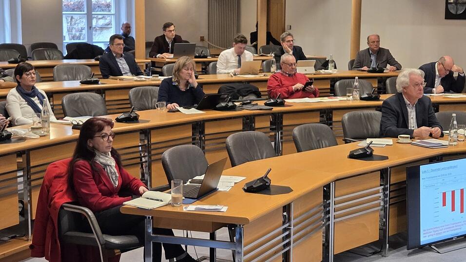 Am 24. Februar hat der Haushaltsausschuss mehrheitlich für den Etat 2026 votiert. Diese Beschlussempfehlung hat laut Verwaltung weiterhin Gültigkeit, eine neuerliche Beratung sei folglich nicht notwendig. Am 24. Februar hat der Haushaltsausschuss mehrheitlich für den Etat 2026 votiert. Diese Beschlussempfehlung hat laut Verwaltung weiterhin Gültigkeit, eine neuerliche Beratung sei folglich nicht notwendig.