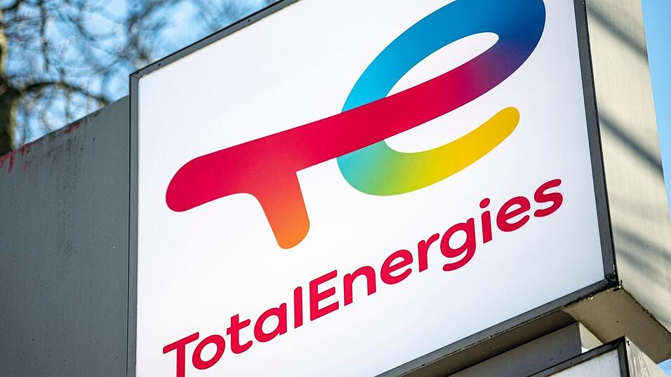 Der Energie-Konzern Total deckelt an seinem französischen Tankstellennetz erneut die Spritpreise (Archivbild). Der Energie-Konzern Total deckelt an seinem französischen Tankstellennetz erneut die Spritpreise (Archivbild).
