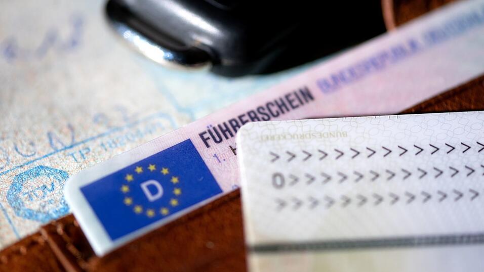 Bund und L&auml;nder sind sich einig, dass der F&uuml;hrerschein g&uuml;nstiger werden soll - wann, ist aber noch offen.