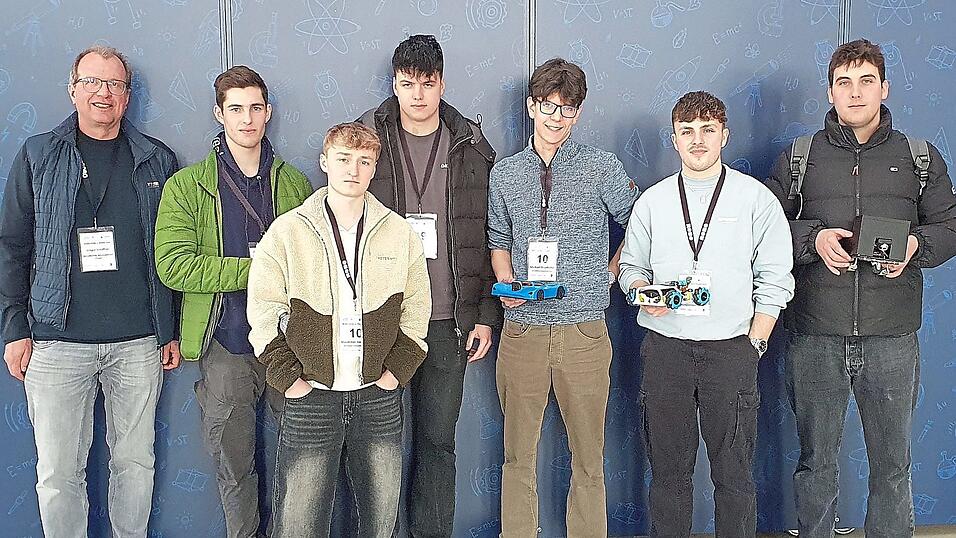 Mit viel technischem K&ouml;nnen zum Erfolg. Diese drei Teams der BSZ waren beim Robo-Vehicle Pilsen 2026 dabei.