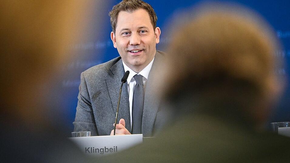 Klingbeil hat schlechte Nachrichten für die Union. Klingbeil hat schlechte Nachrichten für die Union.