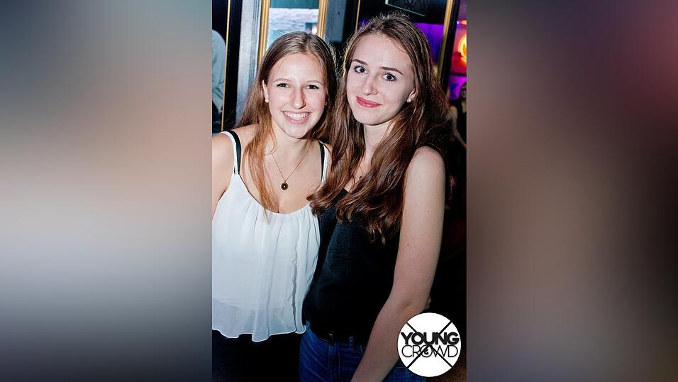Bei der 'Young & Crowd'-Veranstaltung in der Diskothek Onyx wurde am Freitag ausgelassen gefeiert. Bei der 'Young & Crowd'-Veranstaltung in der Diskothek Onyx wurde am Freitag ausgelassen gefeiert.