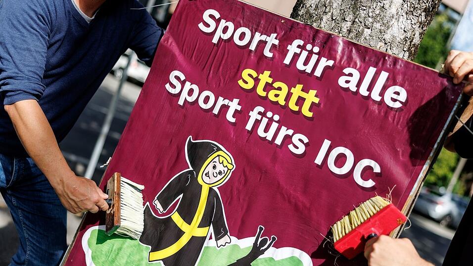 Gegner der Bewerbung fürchten unter anderem hohe Kosten und negative Folgen für die Umwelt. (Archivbild)