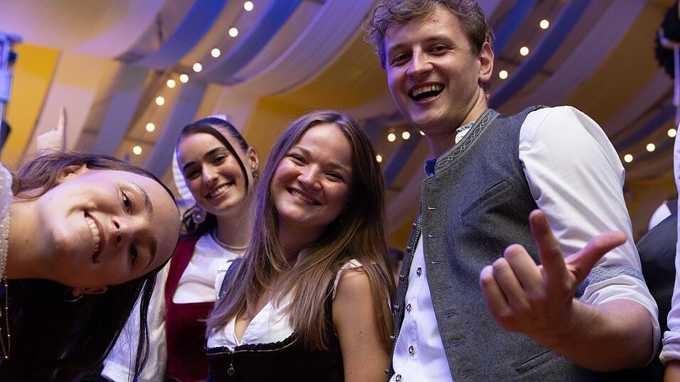 Die Partybilder vom Samstag, 8. August, aus dem Festzelt Reisinger. Die Partybilder vom Samstag, 8. August, aus dem Festzelt Reisinger.
