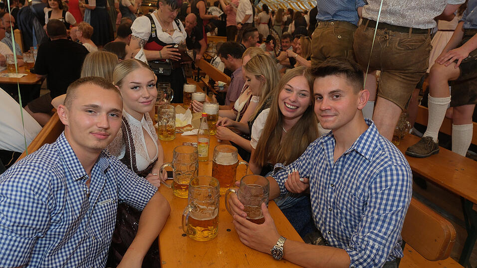 Die Partybilder vom Mittwoch, 16. August 2023, aus dem Festzelt Nothaft. Die Partybilder vom Mittwoch, 16. August 2023, aus dem Festzelt Nothaft.