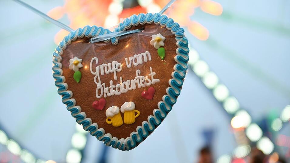 Die Besucherinnen und Besucher der Wiesn müssen sich auf Wolken einstellen. (Symbolbild)