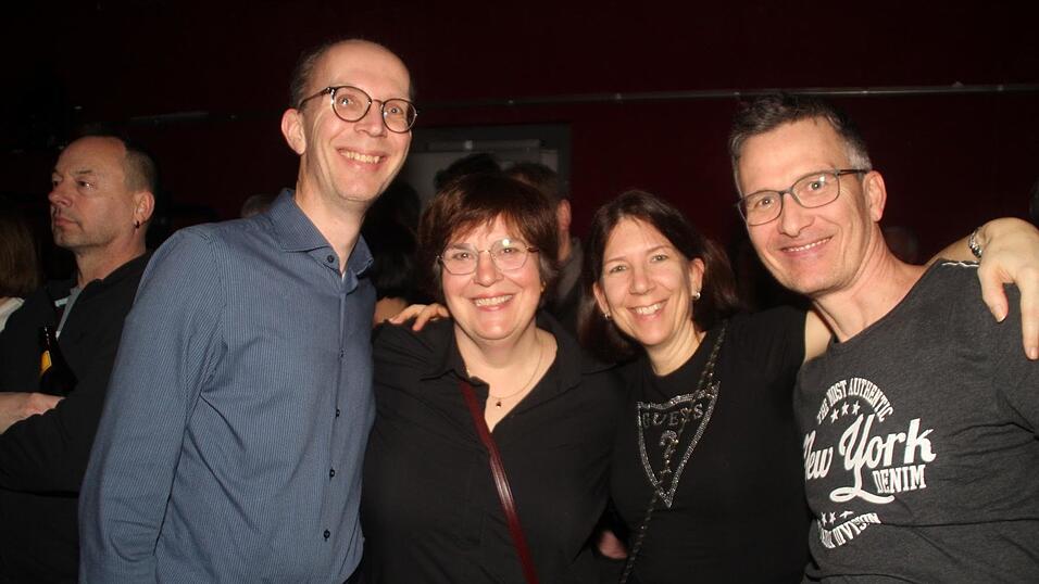 Die Band Headless begeisterte am Samstagabend die Besucher in der Alten Kaserne. Die Band Headless begeisterte am Samstagabend die Besucher in der Alten Kaserne.