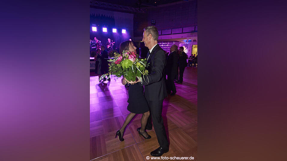 Die Metzgerzunft hat am Samstagabend in die Joseph-von-Fraunhofer-Halle eingeladen. Die Metzgerzunft hat am Samstagabend in die Joseph-von-Fraunhofer-Halle eingeladen.