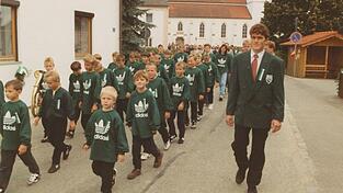 Aus den Kindern, die beim vergangenen Gr&uuml;ndungsfest mitmarschiert sind, wurden mittlerweile Erwachsene. (Archivfoto)