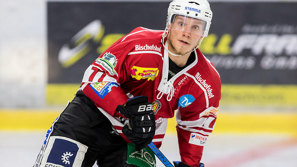 Petr Heider und die Eisbären Regensburg haben ihr Heimspiel gegen die Selber Wölfe gewonnen. Petr Heider und die Eisbären Regensburg haben ihr Heimspiel gegen die Selber Wölfe gewonnen.