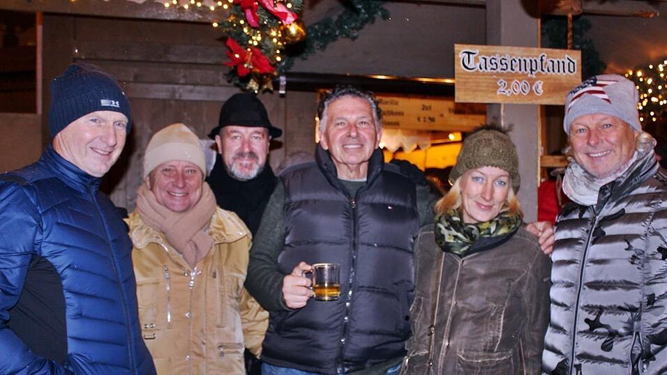 Am Donnerstagabend ist der Landshuter Christkindlmarkt eröffnet worden. Am Donnerstagabend ist der Landshuter Christkindlmarkt eröffnet worden.