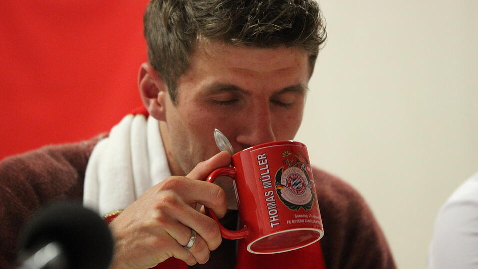 Thomas Müller besuchte am Sonntagnachmittag den 'FC Bayern-Fanclub Straubing '93'. (Foto: Fabian Roßmann) Thomas Müller besuchte am Sonntagnachmittag den 'FC Bayern-Fanclub Straubing '93'. (Foto: Fabian Roßmann)