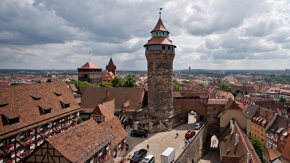 Auch dieses Jahr wird auf der Nürnberger Kaiserburg gebrütet. (Archivbild)