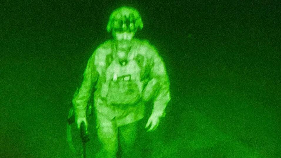 General Christopher Donahue verließ Afghanistan als letzter US-Soldat im August 2021. General Christopher Donahue verließ Afghanistan als letzter US-Soldat im August 2021.