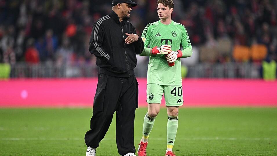 Trainer Vincent Kompany wird auch in Bergamo auf Torh&uuml;ter Jonas Urbig setzen.