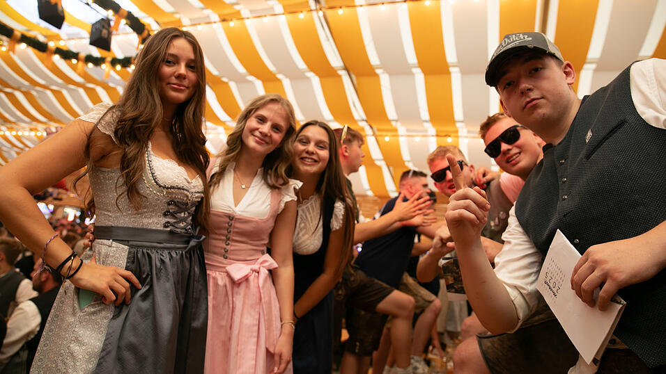 Die Partybilder vom Donnerstag, 14. August, aus dem Festzelt Nothaft. Die Partybilder vom Donnerstag, 14. August, aus dem Festzelt Nothaft.