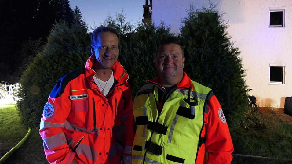 Andreas Weichselgartner vom BRK Regen (r.) und Dr. J&ouml;rg Mertens, Arzt an der Arberland Klinik Viechtach