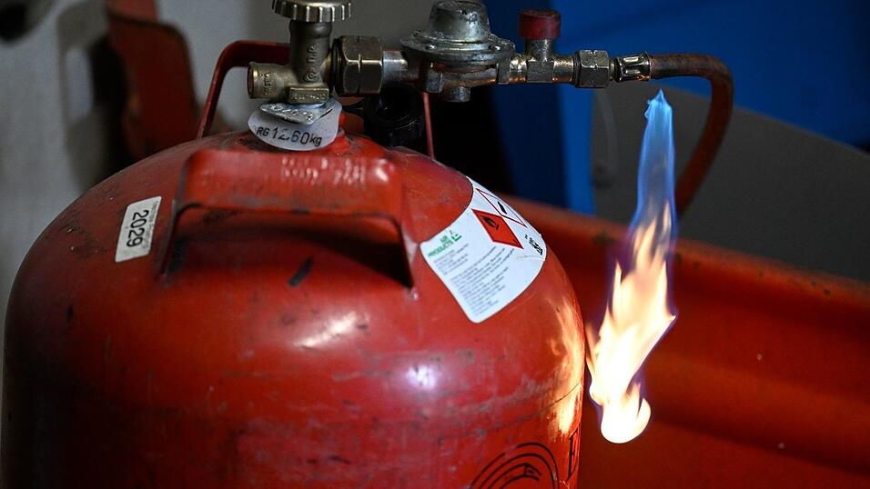 Laut Polizei verursachte der Gasgrill die Explosion. (Symbolbild)