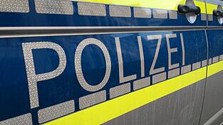 Die Streife hatte laut Polizeiangaben einen angemessenen Abstand zu der 44-Jährigen eingehalten. (Symbolbild)