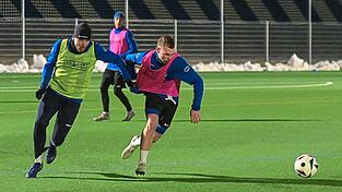 Beim Auftakttraining des FC Dingolfing ging es gleich zur Sache.
