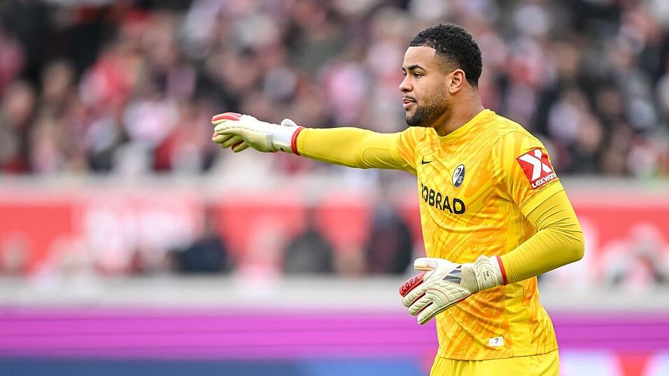 Starker Rückhalt: Freiburgs Torwart Noah Atubolu. Starker Rückhalt: Freiburgs Torwart Noah Atubolu.