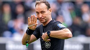 Bastian Dankert ist beim WM-Finale als Video-Assistent im Einsatz. (Archivbild) Bastian Dankert ist beim WM-Finale als Video-Assistent im Einsatz. (Archivbild)