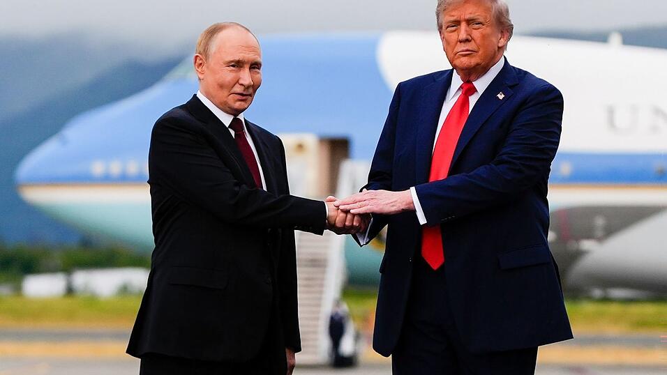 Trump betont immer wieder seine angeblich gute Beziehung zu Putin. (Archivbild). Trump betont immer wieder seine angeblich gute Beziehung zu Putin. (Archivbild).
