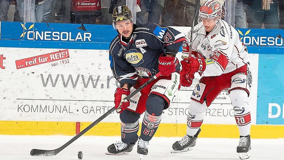 F&uuml;r den EV Landshut um Ex-Goldhelm David Elsner (links) - den hat er vergangenes Wochenende an Tor Immo verloren - wird es am Wochenende in den beiden Topspielen gegen Ravensburg und Kassel vermutlich sehr unangenehm.