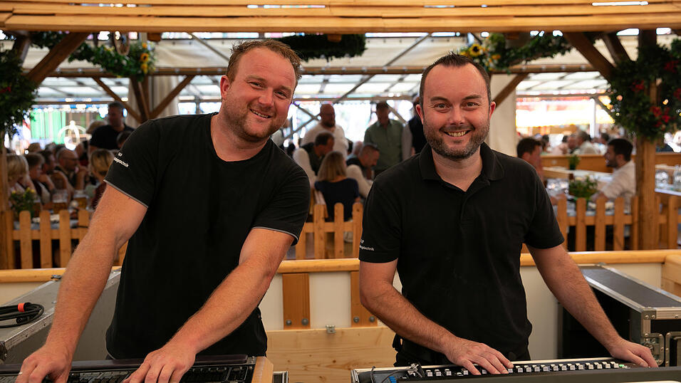 Die Partybilder vom Sonntag, 10. August, aus dem Festzelt Nothaft. Die Partybilder vom Sonntag, 10. August, aus dem Festzelt Nothaft.