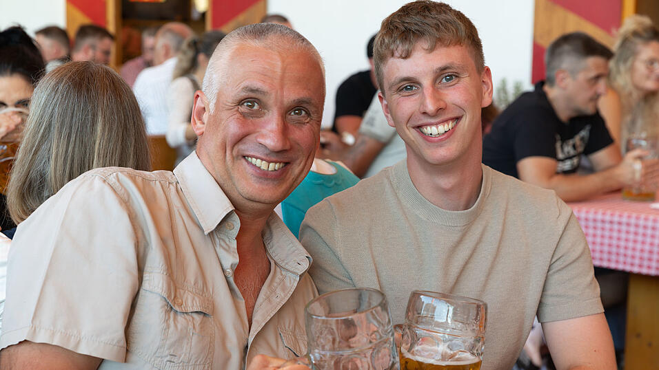 Die Partybilder vom Dienstag, 11. August, aus dem Festzelt Krönner. Die Partybilder vom Dienstag, 11. August, aus dem Festzelt Krönner.