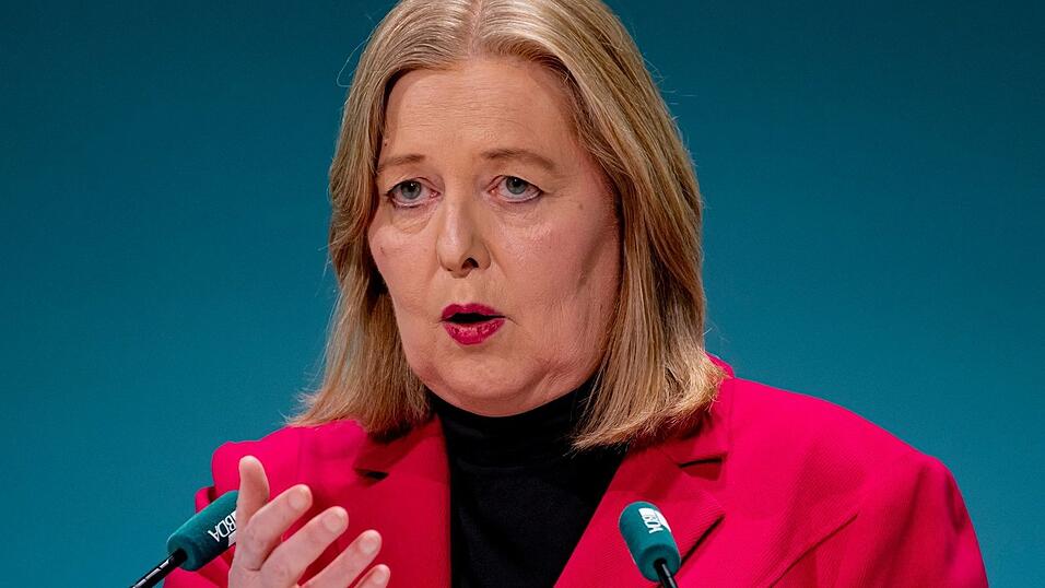 Arbeitsministerin Bärbel Bas (SPD) wirbt für die Rentenpläne. Arbeitsministerin Bärbel Bas (SPD) wirbt für die Rentenpläne.