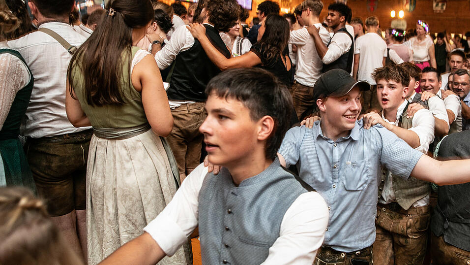 Die Partybilder vom Donnerstag, 14. August, aus dem Festzelt Weckmann. Die Partybilder vom Donnerstag, 14. August, aus dem Festzelt Weckmann.