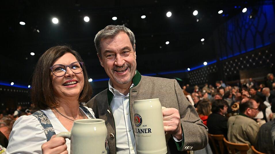 Ilse Aigner und Markus Söder, hier beim Starkbieranstich am Nockherberg, sind seit jeher parteiinterne Konkurrenten. Ilse Aigner und Markus Söder, hier beim Starkbieranstich am Nockherberg, sind seit jeher parteiinterne Konkurrenten.