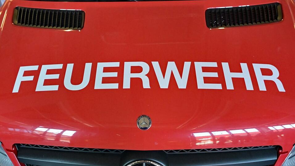 Die Feuerwehr brachte die Flammen unter Kontrolle. (Symbolbild)