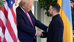 Trump appelliert an Russland und die Ukraine.