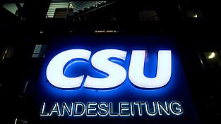 Auf die Parteizentrale der CSU in München wurde mutmaßlich ein Brandanschlag verübt. (Archivbild)
