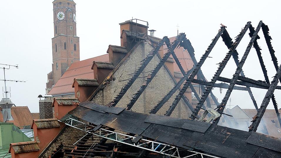 Heute vor acht Jahren, am 25. November, brannte das Straubinger Rathaus ab.