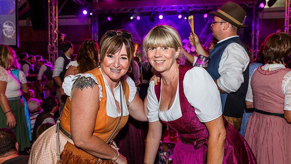 Die Partybilder vom Sonntag, 16. August, aus dem Festzelt Weckmann. Die Partybilder vom Sonntag, 16. August, aus dem Festzelt Weckmann.