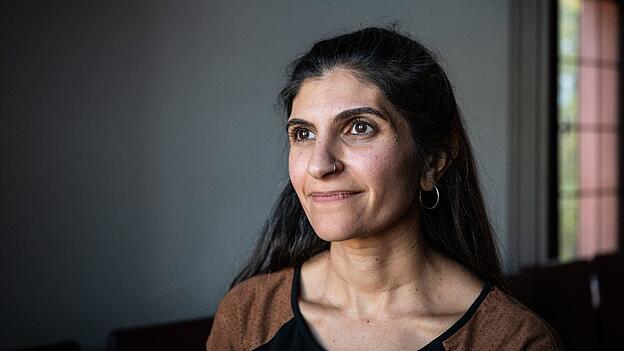 Autorin Shida Bazyar hat ihren Roman in einem fiktiven Ort im Hunsrück angesiedelt. Autorin Shida Bazyar hat ihren Roman in einem fiktiven Ort im Hunsrück angesiedelt.