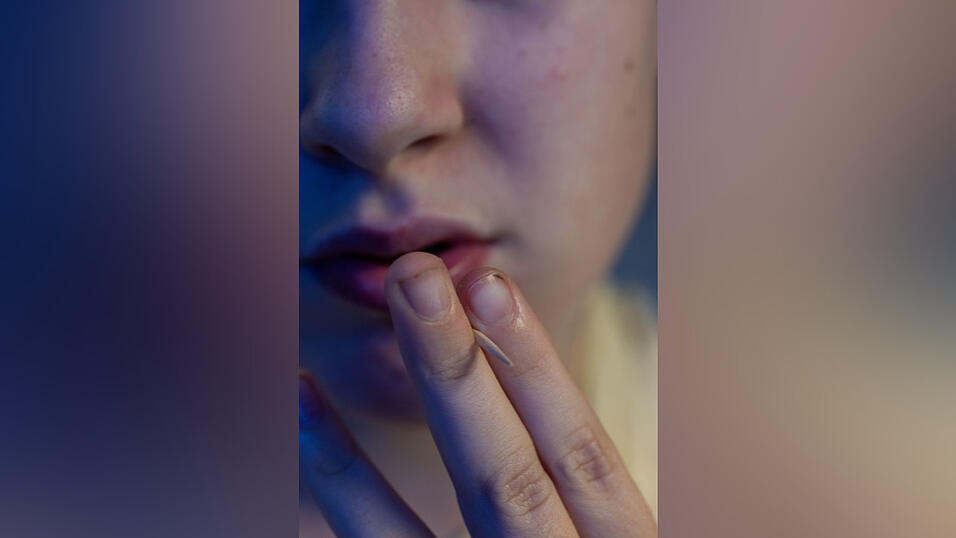 Nikotin-Zahnstocher lassen sich rein optisch nicht von gewöhnlichen Zahnstochern unterscheiden. Nikotin-Zahnstocher lassen sich rein optisch nicht von gewöhnlichen Zahnstochern unterscheiden.