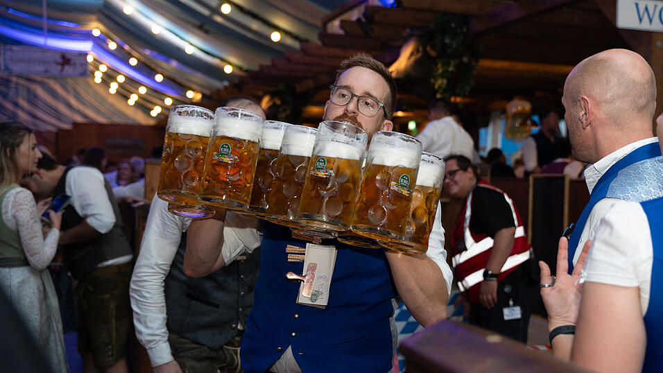 Die Partybilder vom Samstag, 12. August 2023, aus dem Festzelt Wenisch. Die Partybilder vom Samstag, 12. August 2023, aus dem Festzelt Wenisch.