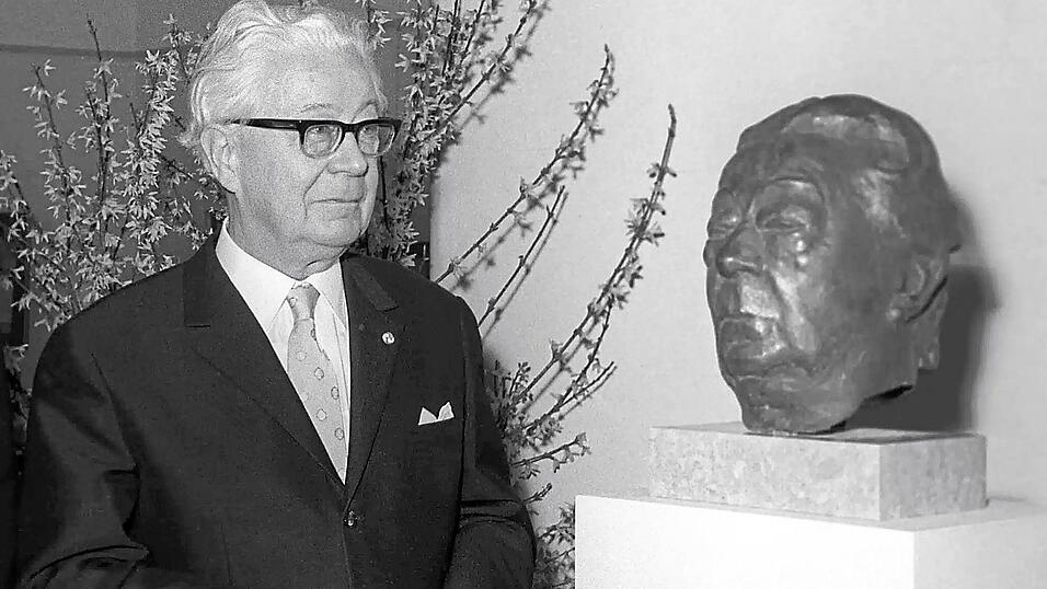 Bis heute steht im Historischen Museum am Dachauplatz die B&uuml;ste, die 1970 dort zu Ehren Walter Bolls enth&uuml;llt wurde. Die NS-Vergangenheit des fr&uuml;heren Kulturderzenenten r&uuml;ckt seit Jahren immer mehr in den Fokus.